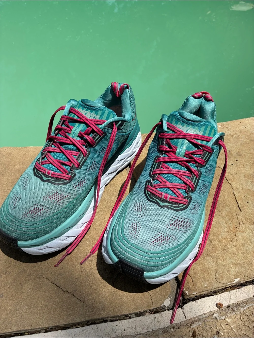 HOKA ONE Bondi 6 Teal/turquoise Running Sneakers Pink Accents w 10.5